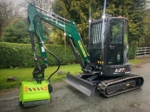 Forstmulcher an Bagger